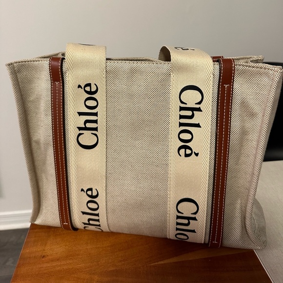 Chloe woody tote in medium - Picture 8 of 9